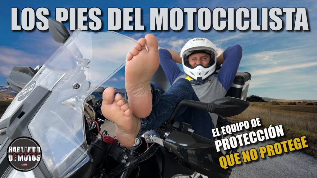 ¿Por qué es importante utilizar un equipo de protección adecuado en el motociclismo deportivo?