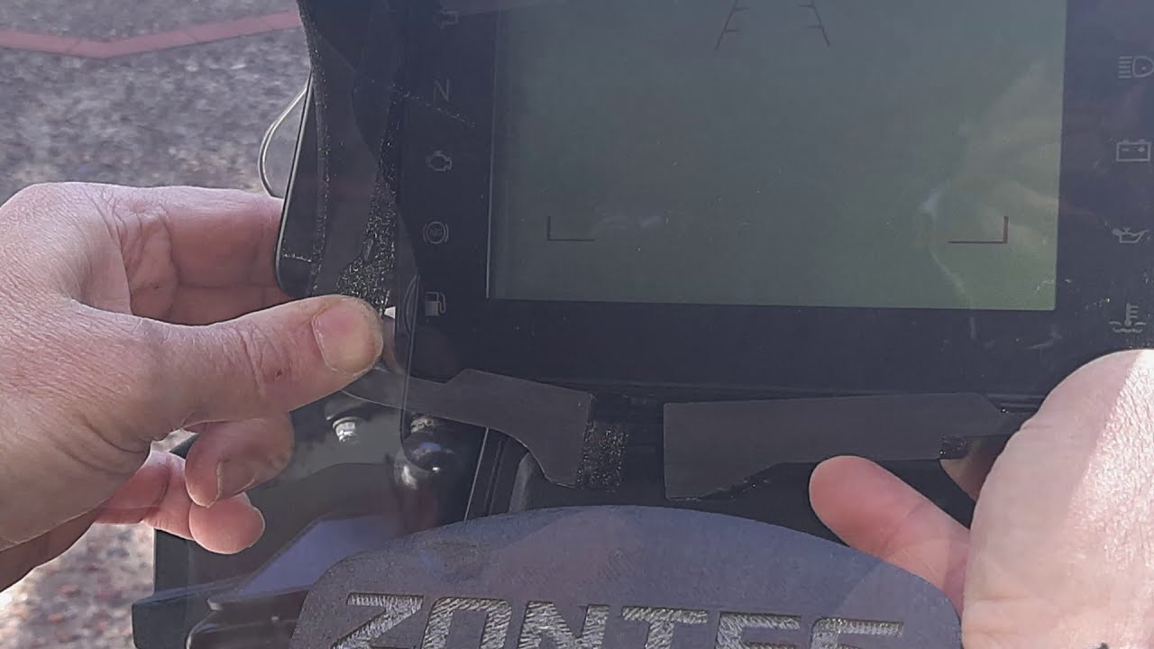 ¿Cuánto cuesta un protector de pantalla para GPS de motocicleta y dónde puedo conseguir uno?