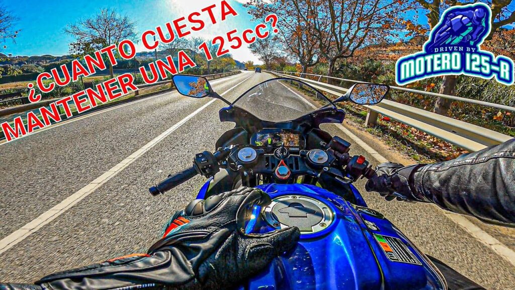¿Cuánto combustible consume una moto 125 en un recorrido promedio en ciudad?